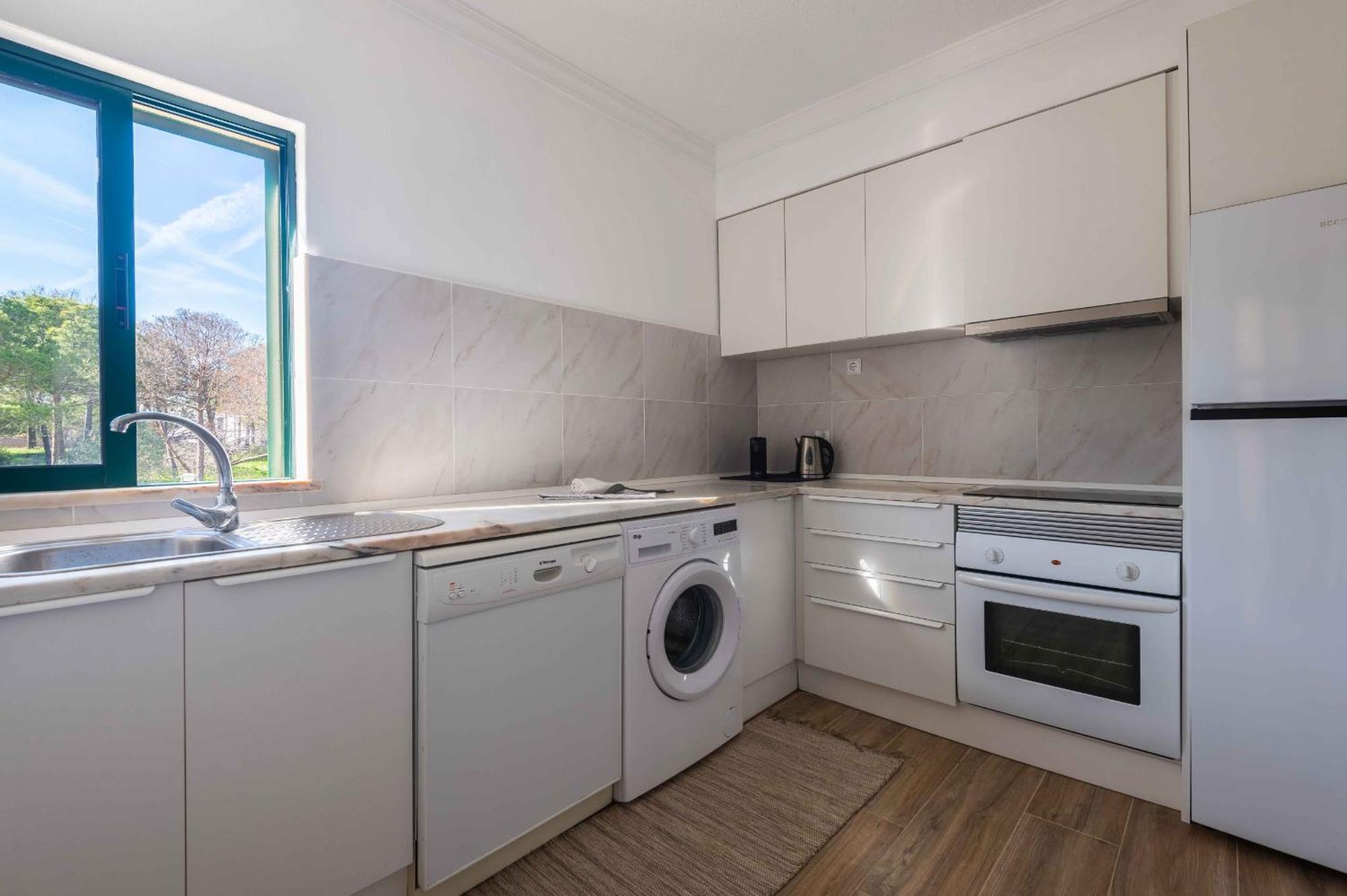 Salgados 1 Bedroom Apartment - 500M From The Beach Guia  Exterior foto