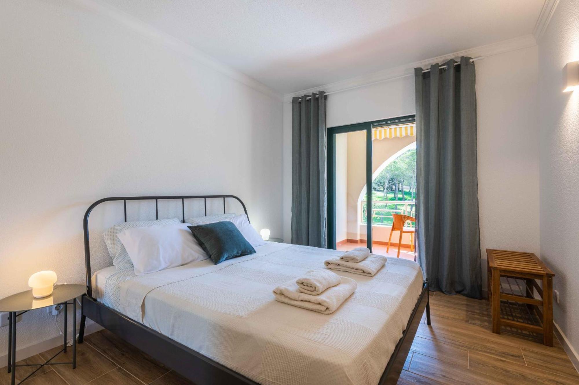 Salgados 1 Bedroom Apartment - 500M From The Beach Guia  Exterior foto